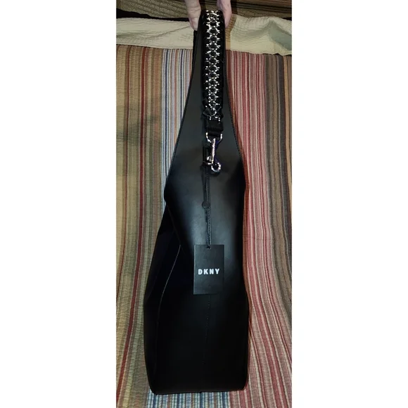NWT DKNY Black Leather Hobo Shoulder Handbag Black w/ Silver Chain Accent - Picture 4 of 16